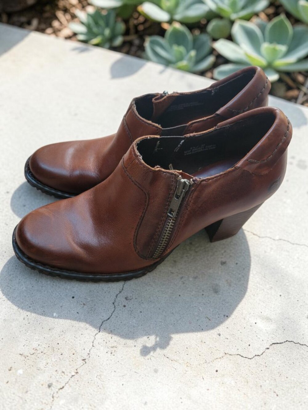 Børn Leather Side-Zip Heeled Ankle Booties Cognac Brown Dark Academia Sz 6.5